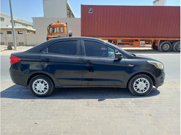 Car image 8