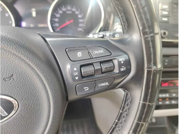 Car image 35