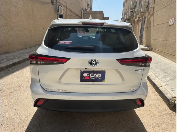 Car image 6