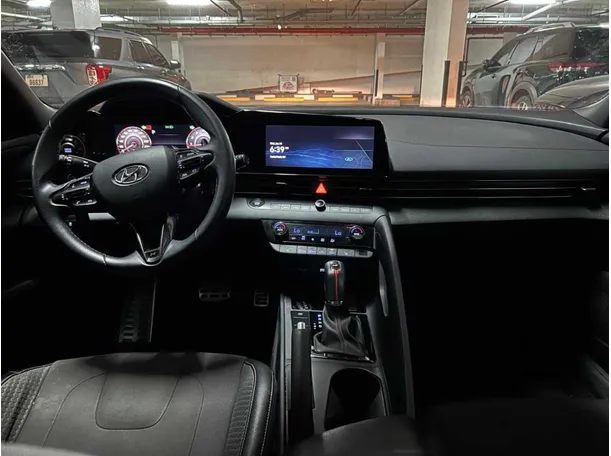 Car image 13