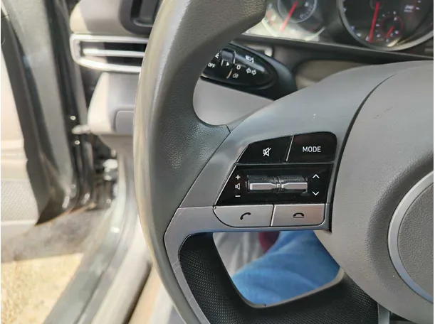 Car image 44