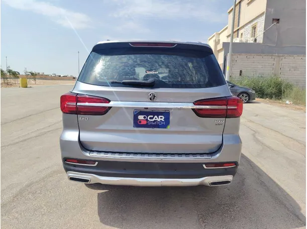 Car image 6