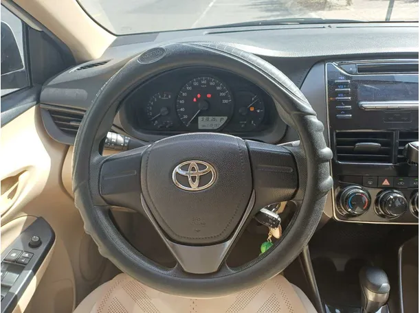 Car image 17