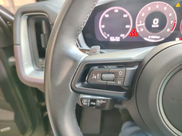 Car image 28