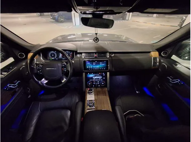 Car image 14