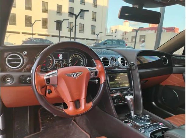 Car image 25