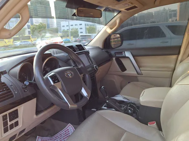 Car image 11