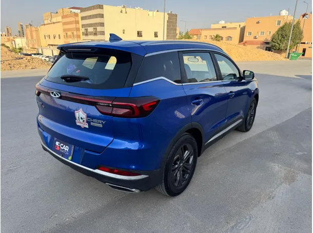 Car image 5