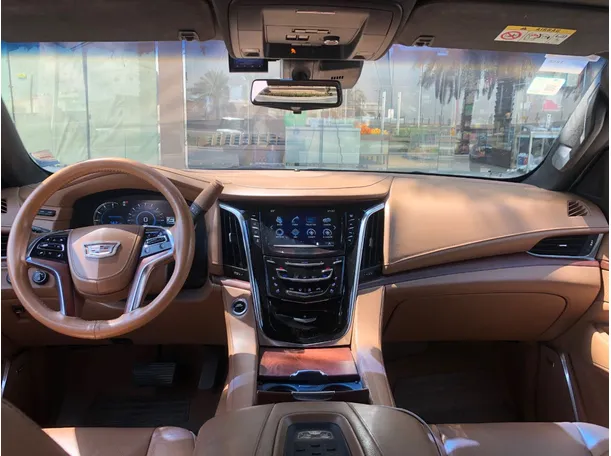 Car image 17