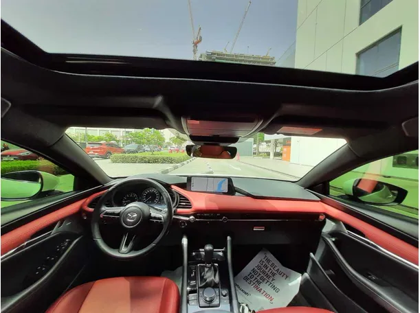 Car image 14
