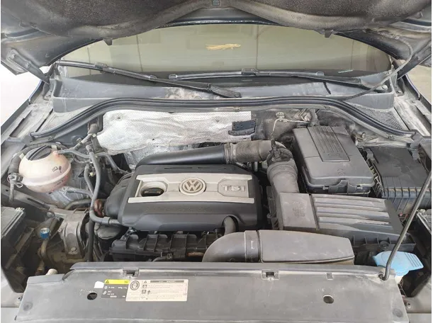 Car image 24