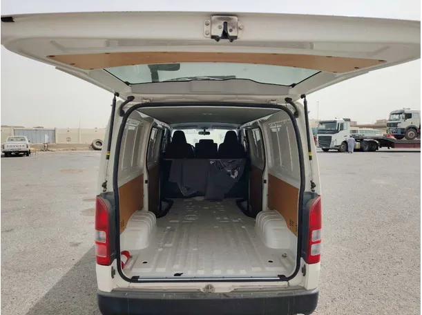 Car image 22
