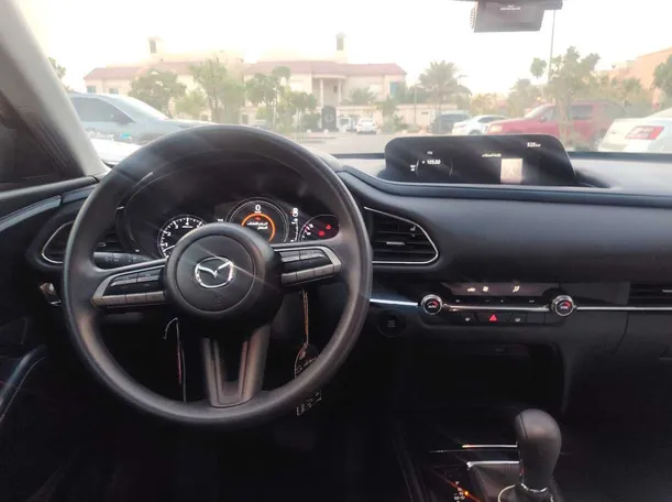 Car image 18