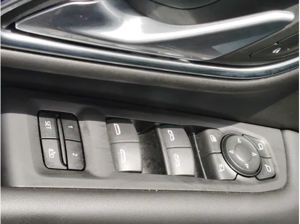 Car image 41