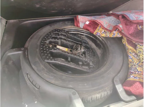Car image 29