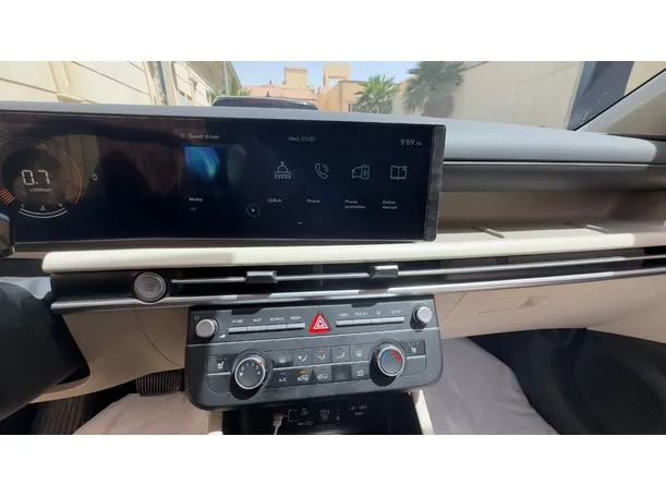 Car image 17