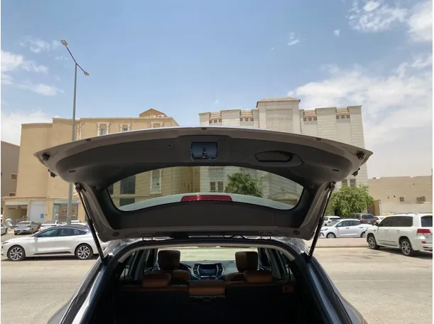 Car image 20