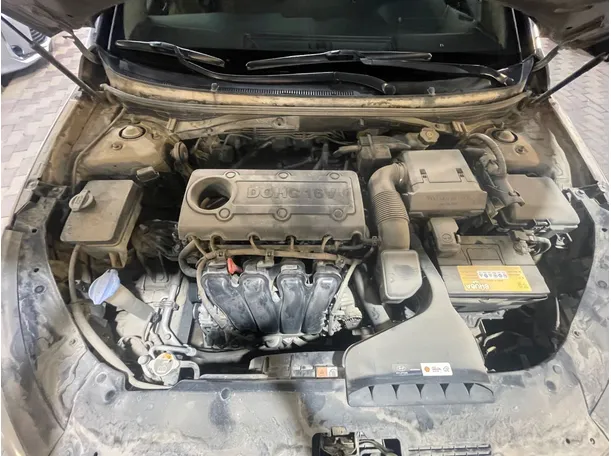 Car image 25
