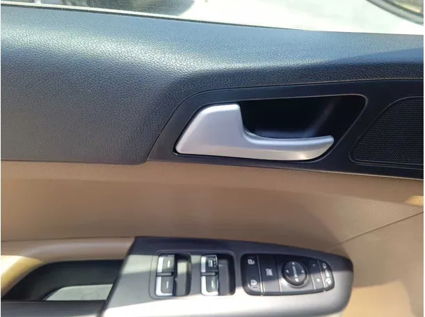 Car image 29