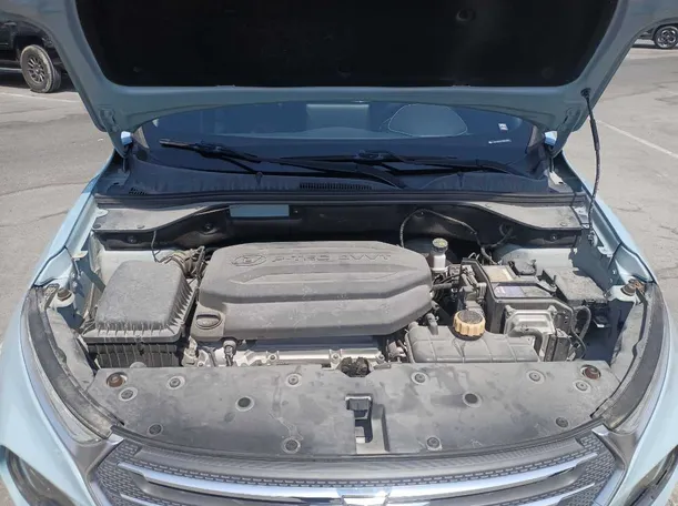 Car image 19