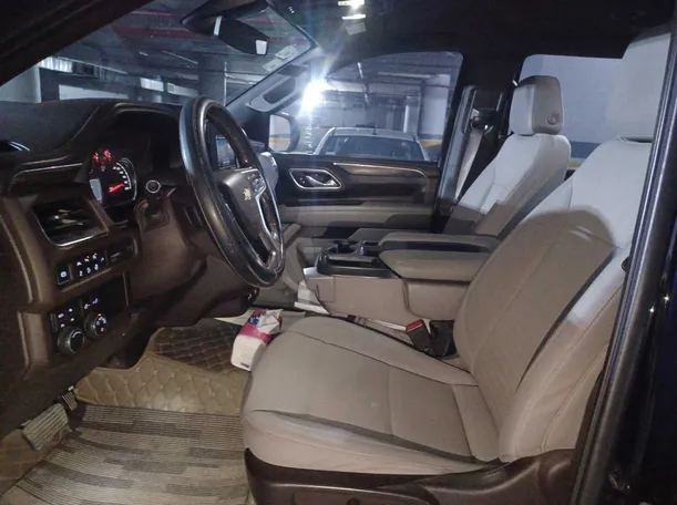 Car image 11
