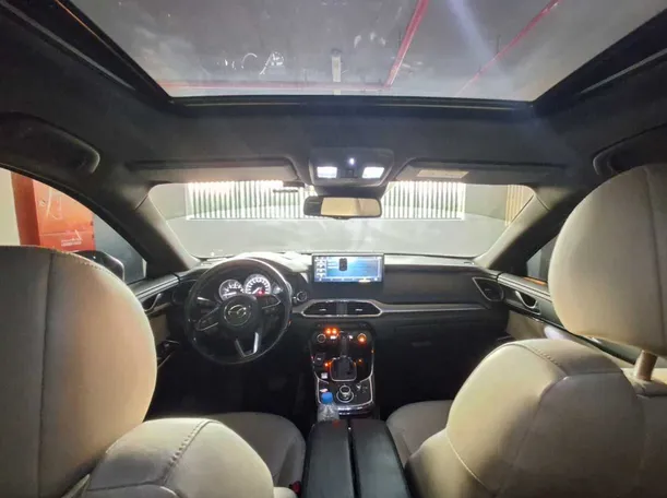 Car image 14