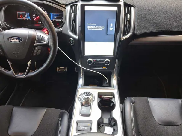 Car image 16