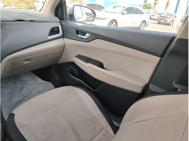 Car image 35