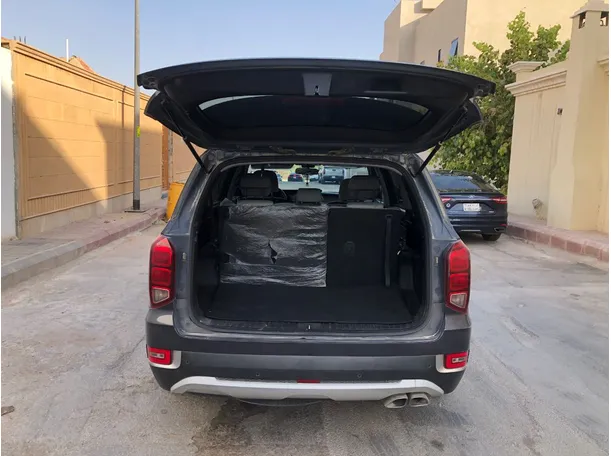 Car image 19