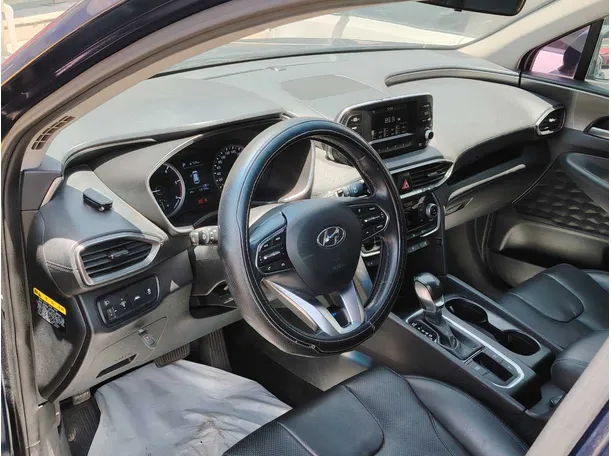 Car image 12