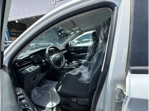 Car image 7