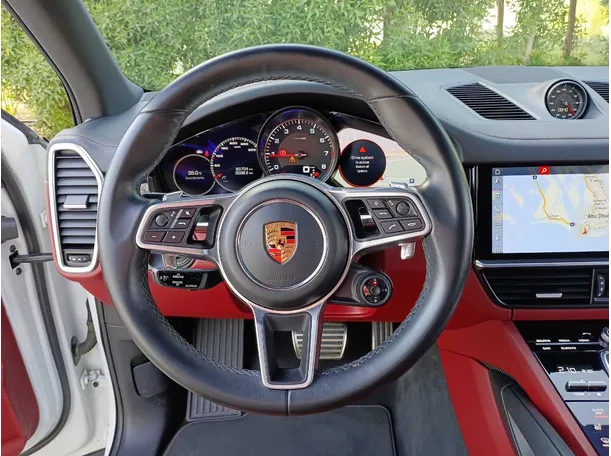 Car image 13