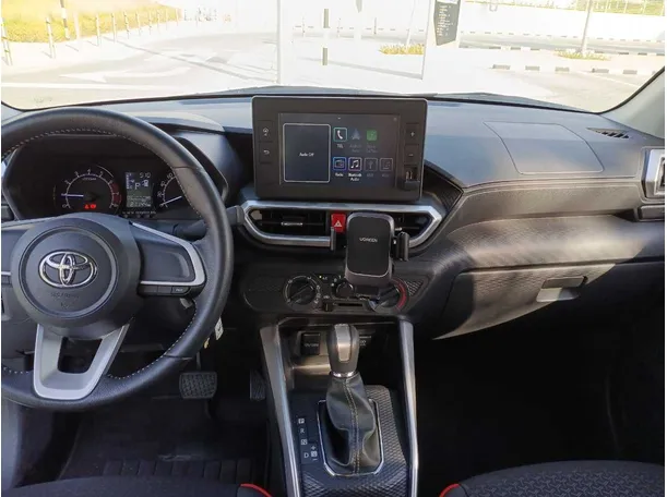 Car image 15