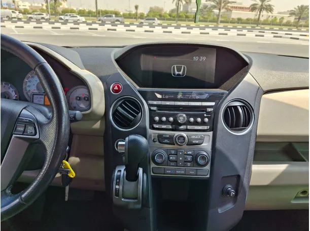 Car image 15