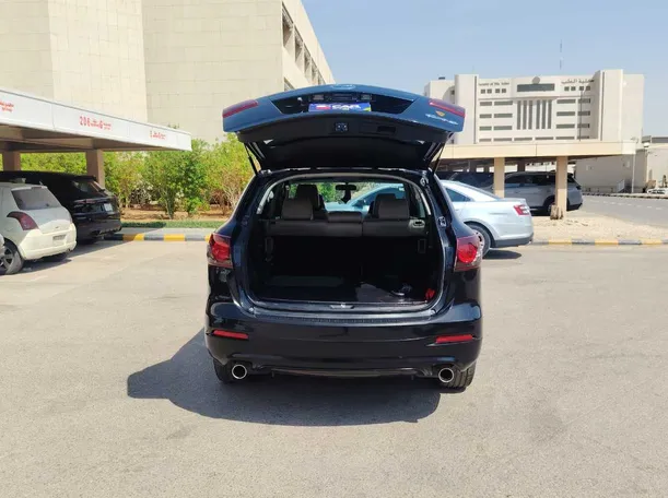 Car image 25