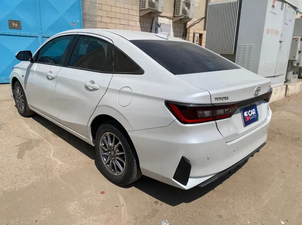 Car image 7