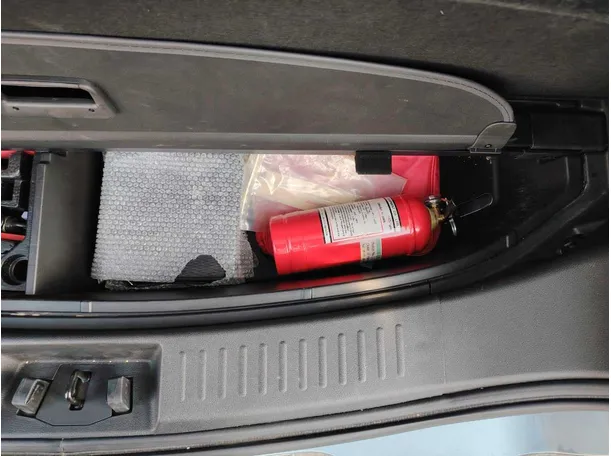 Car image 37