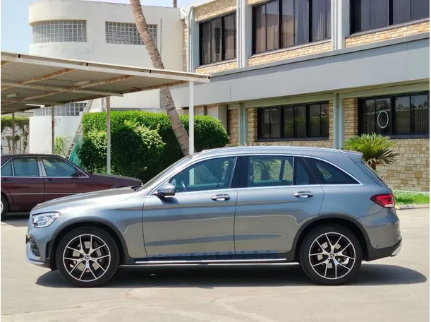 Car image 8