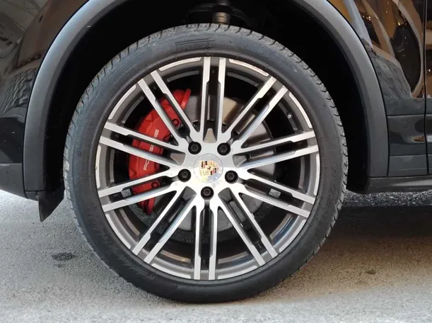 Car image 10