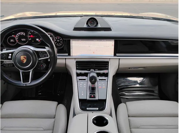 Car image 20