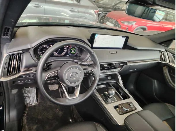 Car image 18