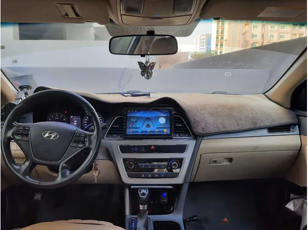 Car image 16