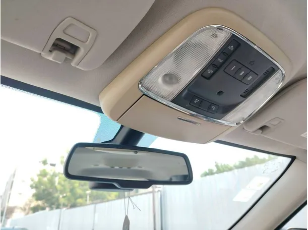 Car image 42