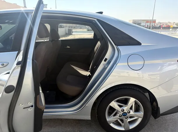 Car image 15