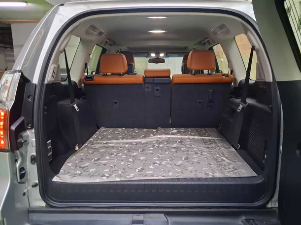 Car image 21