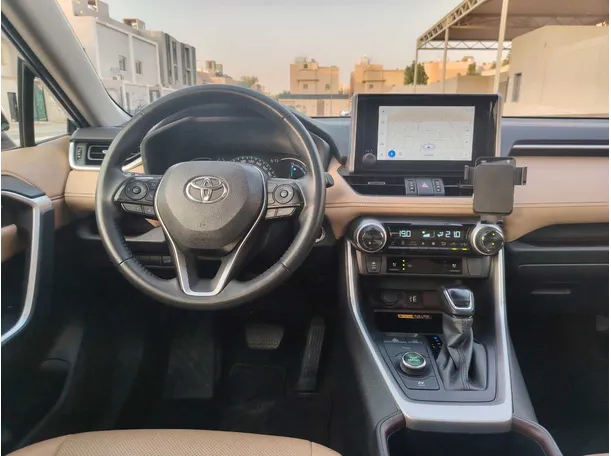 Car image 20