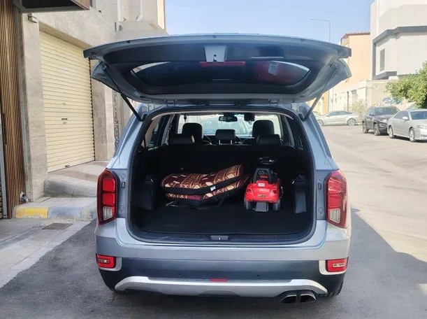 Car image 23