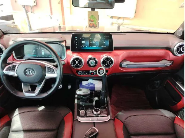 Car image 24