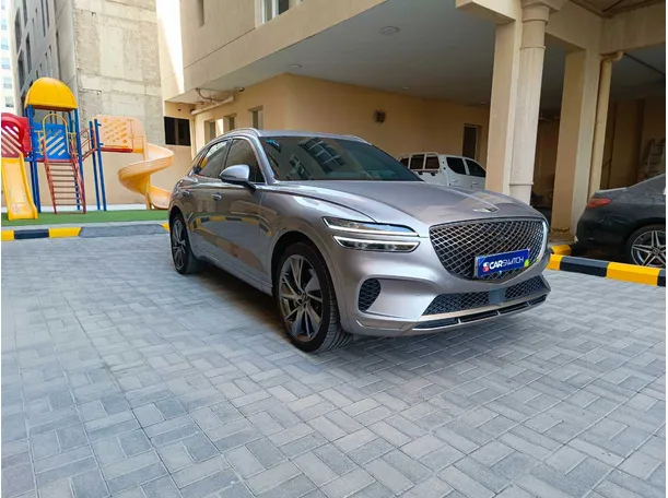 Car image 4