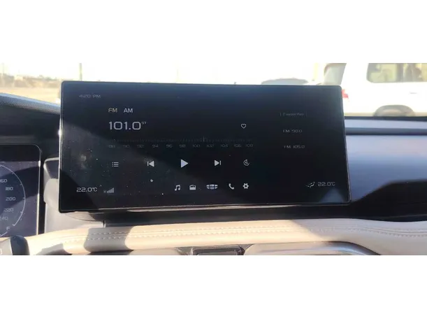Car image 17